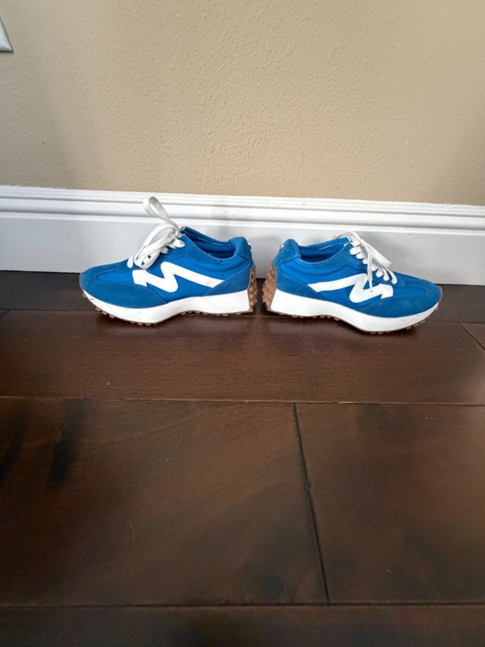 Steve Madden Women's Campo Suede Casual Fashion Sneakers Blue & Yellow Size 8.5 - Picture 6 of 10